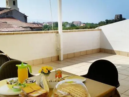 Oz House Bed & Breakfast Scalea
