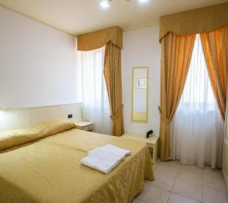 Oz House Bed & Breakfast *